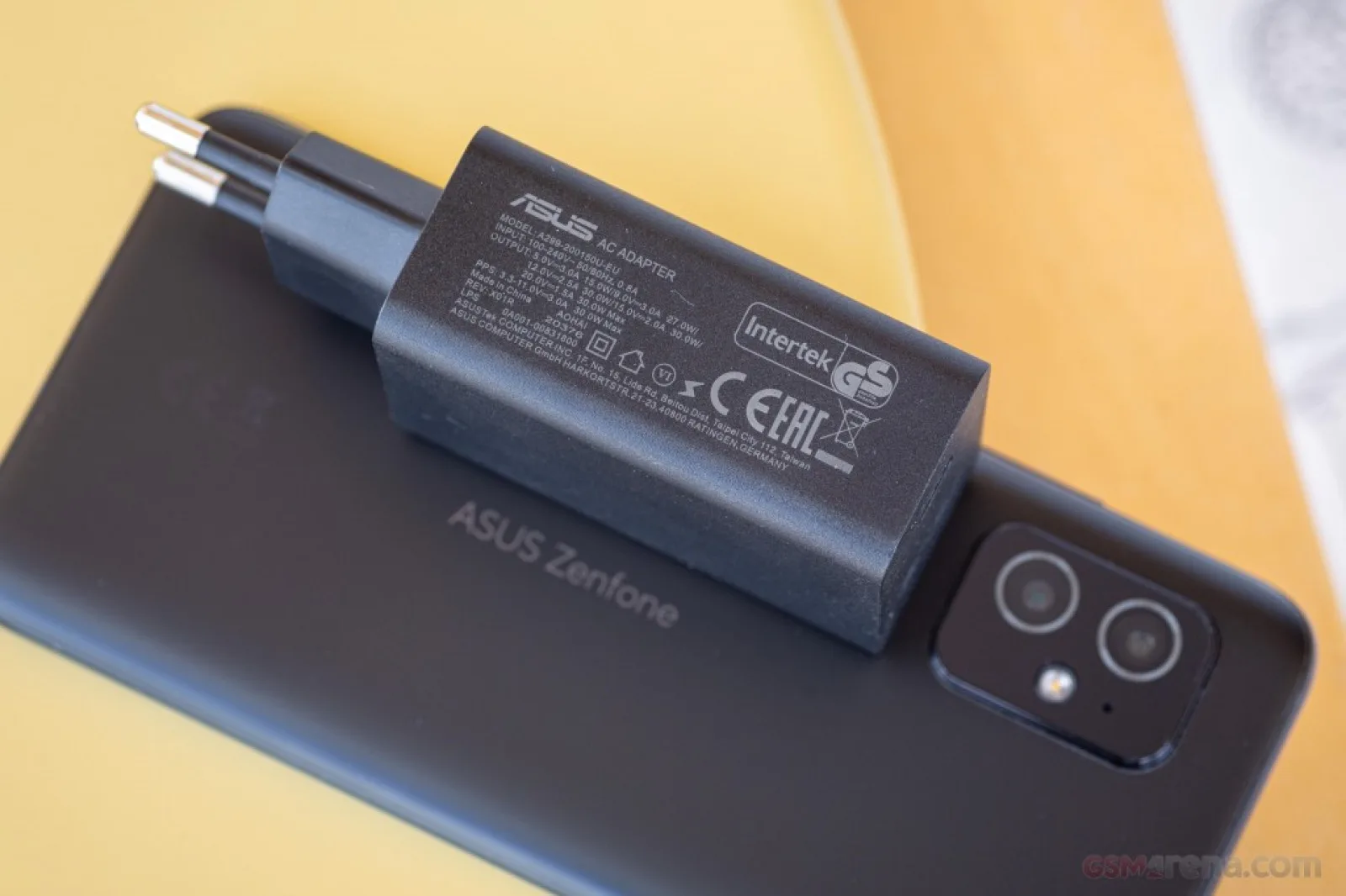 Asus Zenfone 8